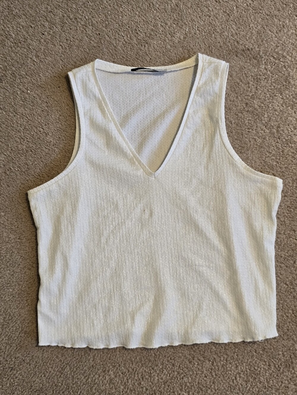 Sleeveless V-Neck Ribbed Tank Top in Off-White